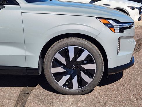 Used 2025 Volvo EX90 Ultra image 29