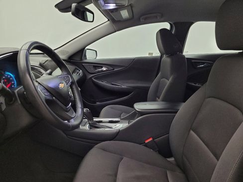 Used 2018 Chevrolet Malibu LT image 17
