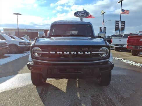 Used 2024 Ford Bronco Outer Banks image 2