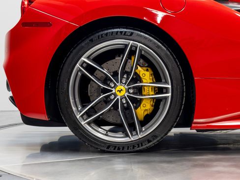 Used 2018 Ferrari 488 GTB image 21