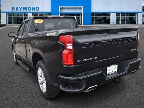 Used 2019 Chevrolet Silverado 1500 Custom w/ Custom Convenience Package image 5