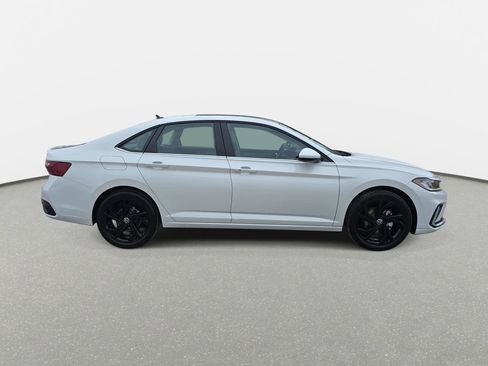 New 2026 Volkswagen Jetta SE FWD image 4