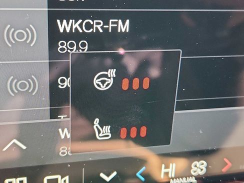 Used 2025 Volvo XC60 T8 Plus w/ Protection Package Premier image 25