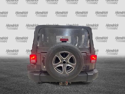 Used 2018 Jeep Wrangler Sport AWD/4WD image 9