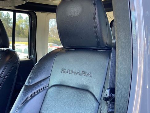 Used 2023 Jeep Wrangler Unlimited Sahara image 24