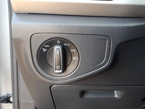 Used 2023 Volkswagen Atlas SE FWD image 19