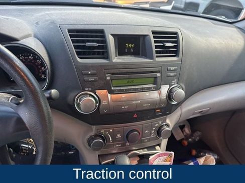 Used 2012 Toyota Highlander 4WD w/ Cold Weather Pkg image 8