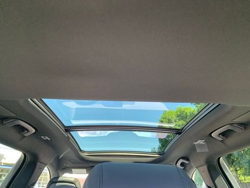 New 2025 Lincoln Nautilus Reserve image 12