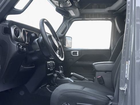 Used 2018 Jeep Wrangler Unlimited Sahara w/ Dual Top Group image 12