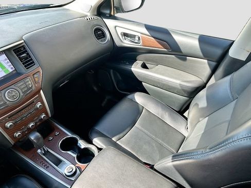 Used 2019 Nissan Pathfinder Platinum image 26
