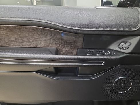 Used 2018 Ford Expedition Limited w/ Equipment Group 302A image 11