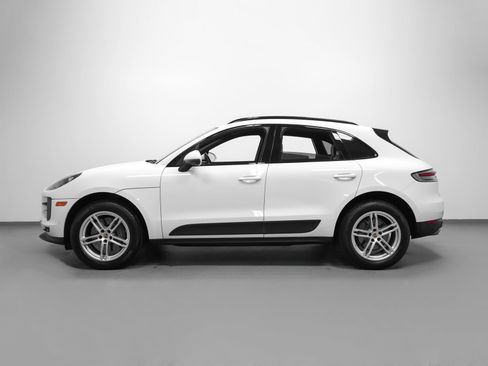 Certified 2021 Porsche Macan S image 2