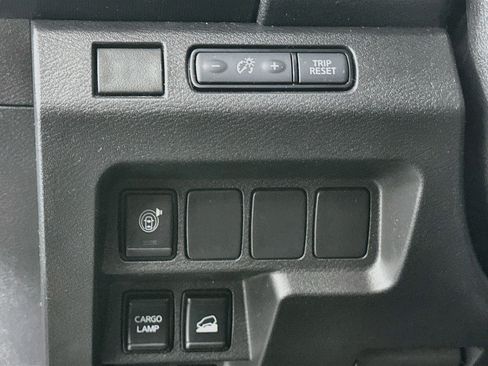 Used 2023 Nissan Frontier SV w/ Midnight Edition Package AWD/4WD image 17