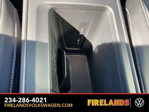 New 2025 Volkswagen Tiguan SE image 39