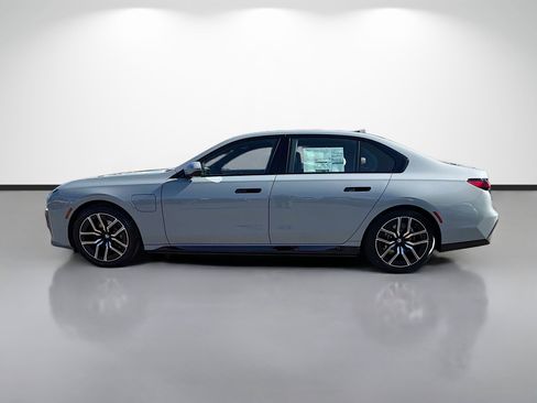 New 2026 BMW 750e xDrive w/ Executive Package image 6