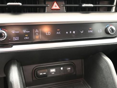 Used 2024 Kia Sportage EX FWD image 16