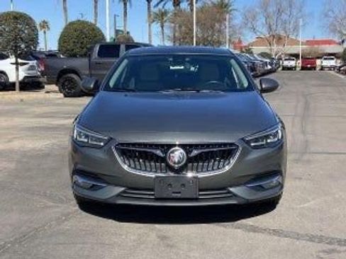 Used 2018 Buick Regal Essence w/ Driver Confidence Package #1 image 3