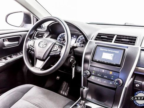 Used 2017 Toyota Camry LE image 19