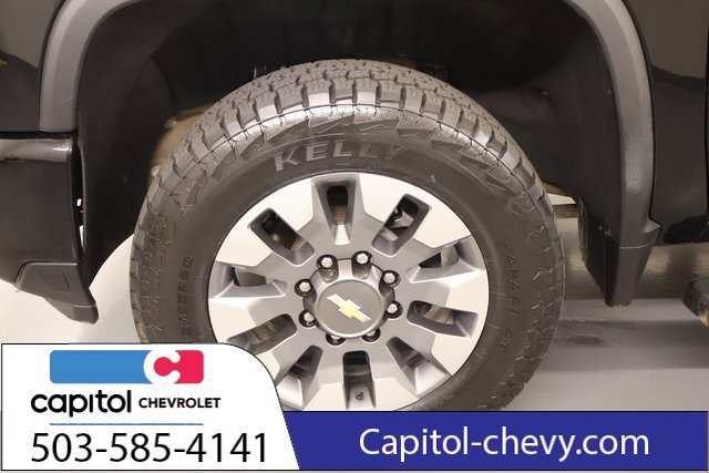 Used 2025 Chevrolet Silverado 2500 Custom w/ Custom Value Package AWD/4WD image 8