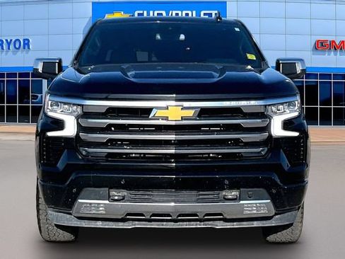 Used 2024 Chevrolet Silverado 1500 High Country w/ Z71 Off-Road Package AWD/4WD image 2