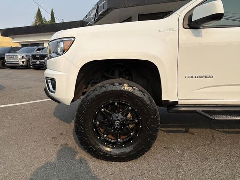 Used 2019 Chevrolet Colorado Z71 AWD/4WD image 17