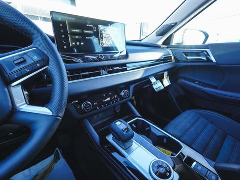 New 2026 Mitsubishi Outlander SE image 18