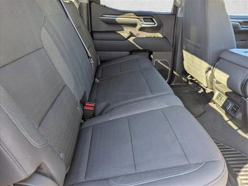 Used 2022 Chevrolet Silverado 1500 LT AWD/4WD image 27