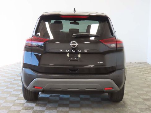 Used 2023 Nissan Rogue S image 4