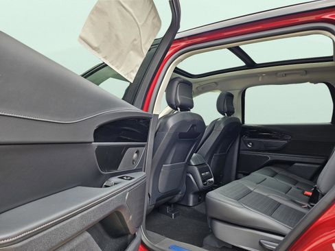 New 2026 Lincoln Nautilus Reserve w/ Jet Appearance Package image 23