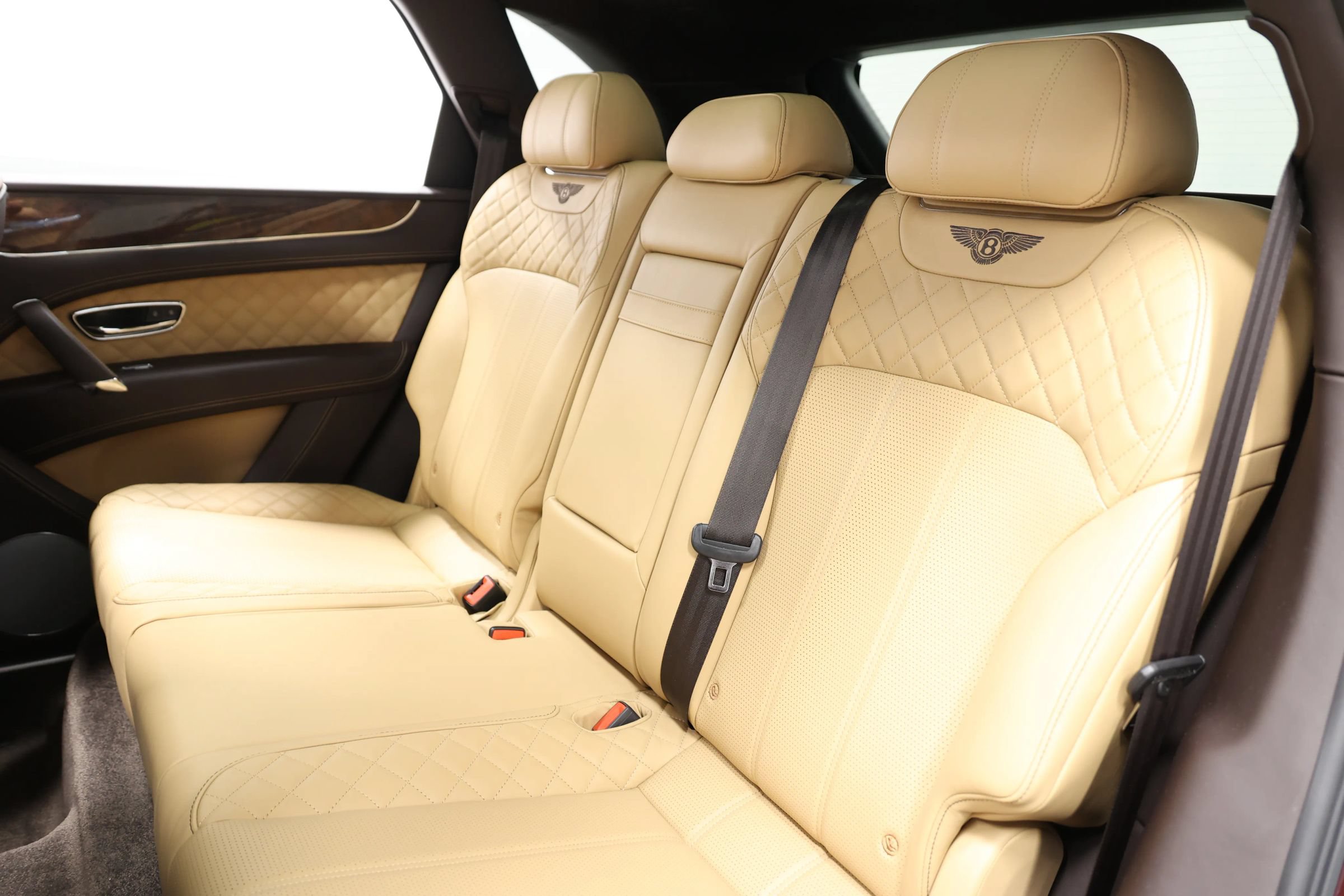 Used 2018 Bentley Bentayga AWD/4WD image 3