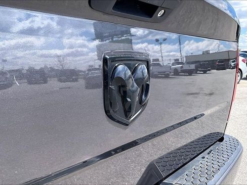 Used 2015 RAM 1500 Express AWD/4WD image 9