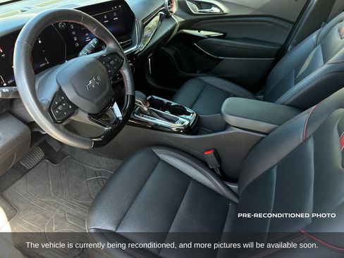 Used 2025 Chevrolet Trax RS w/ Sunroof Package FWD image 10