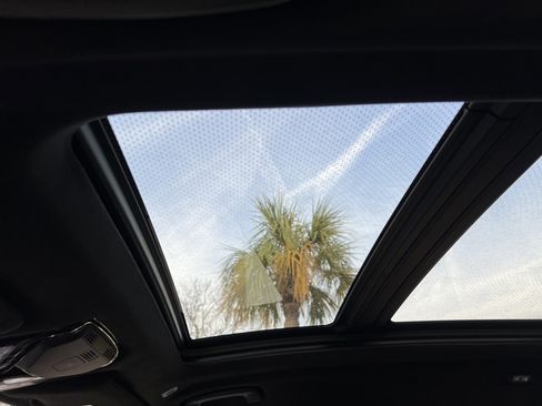 Certified 2023 BMW X7 xDrive40i w/ Executive Package image 28