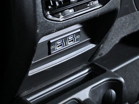 Used 2024 Jeep Grand Cherokee L Laredo image 30