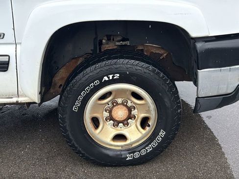 Used 2006 Chevrolet Silverado 2500 LT w/ Skid Plate Package AWD/4WD image 17