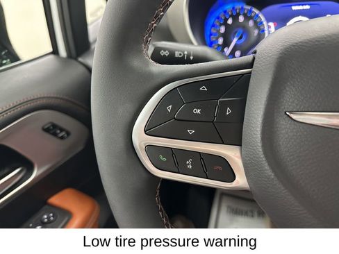 Used 2026 Chrysler Pacifica Pinnacle image 35