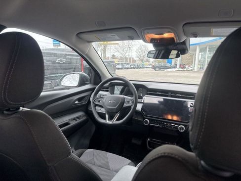 New 2027 Chevrolet Bolt LT w/ Comfort Package FWD image 17