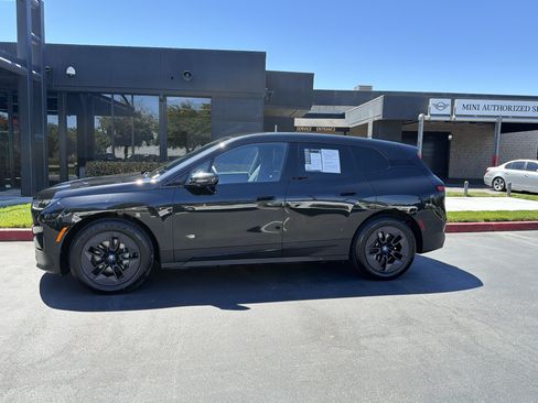 Used 2024 BMW iX xDrive50 w/ Premium Package AWD/4WD image 22