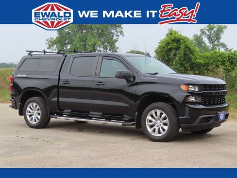 Used 2020 Chevrolet Silverado 1500 Custom w/ Custom Value Package AWD/4WD image 1