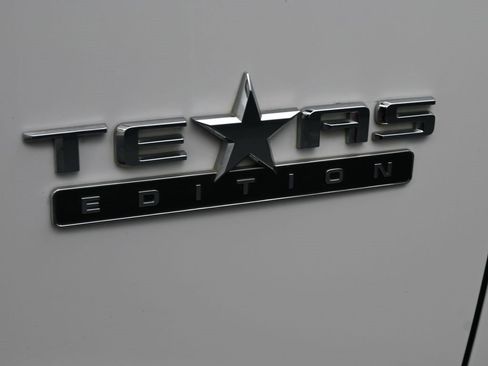 Used 2019 Chevrolet Silverado 1500 LT w/ Texas Edition image 24
