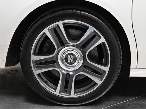Used 2017 Rolls-Royce Ghost image 53