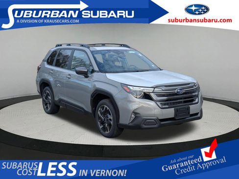 Certified 2025 Subaru Forester Premium AWD/4WD image 1