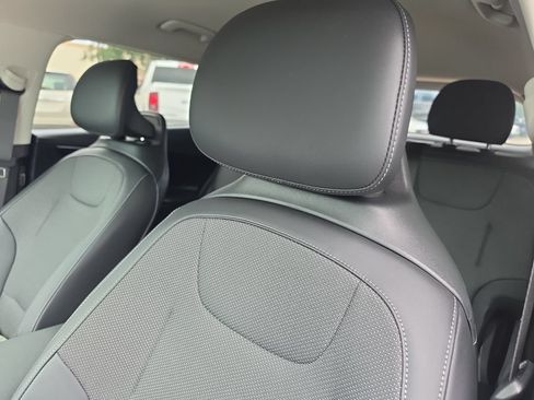Certified 2025 Kia EV6 Light RWD image 10