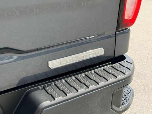 Used 2021 GMC Sierra 1500 Elevation w/ X31 Off-Road Package AWD/4WD image 11
