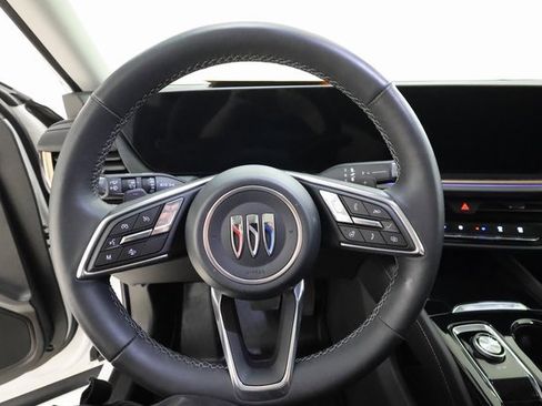 Used 2024 Buick Envision Avenir image 13