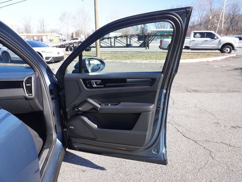 Used 2019 Porsche Cayenne E-Hybrid image 27