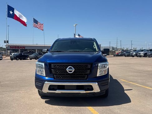 Used 2021 Nissan Titan SV RWD image 6