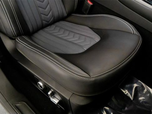 Used 2023 Maserati Levante GT AWD/4WD image 33
