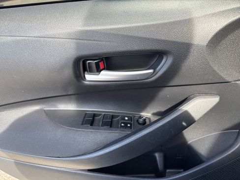 Used 2021 Toyota Corolla LE image 17