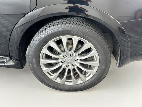 Used 2016 INFINITI QX80 Luxe w/ 22" Wheel Package image 11